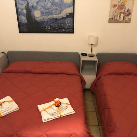 Bed and Breakfast La Finestra Di Umberto Vicino Al Centro Con Parcheggio Privato Viterbo Exterior foto