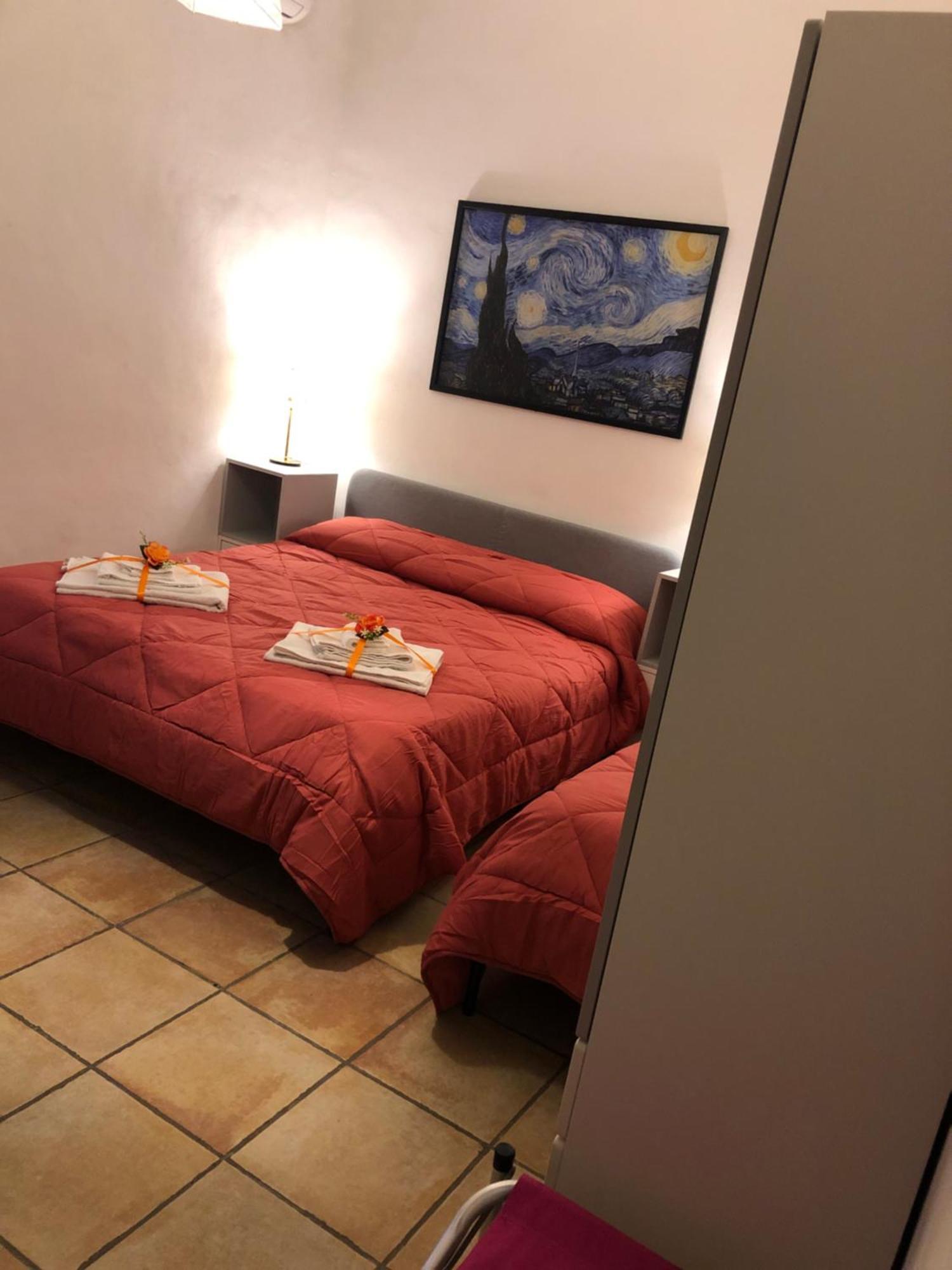 Bed and Breakfast La Finestra Di Umberto Vicino Al Centro Con Parcheggio Privato Viterbo Exterior foto
